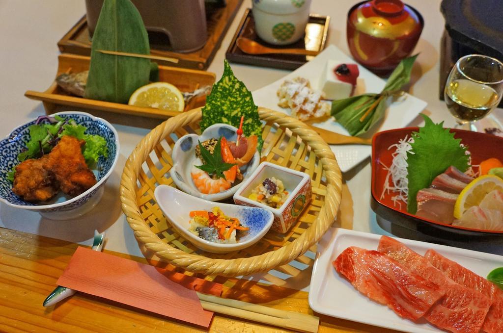 Ban-Ya Hot Spring Inn Юфу Экстерьер фото