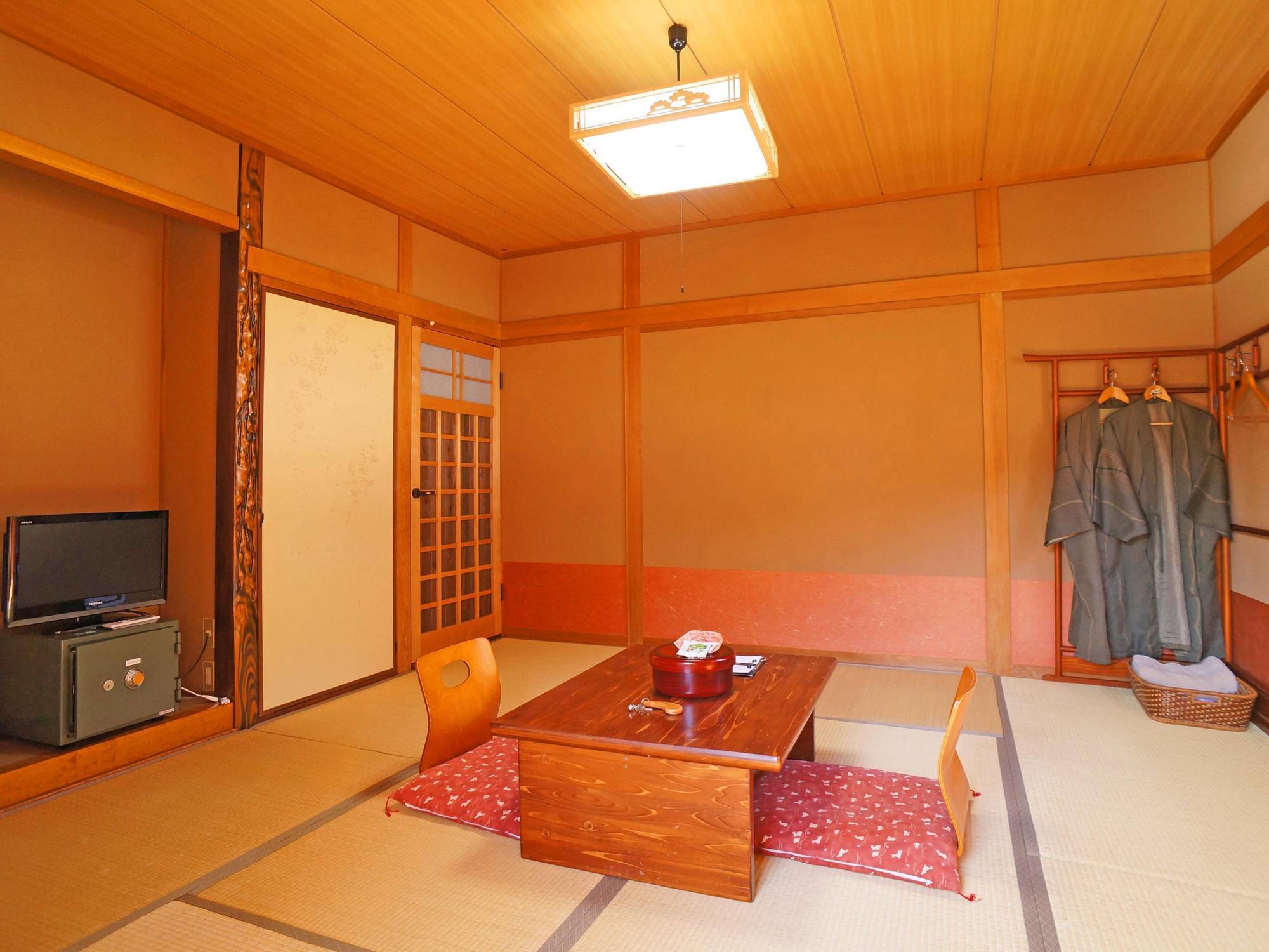 Ban-Ya Hot Spring Inn Юфу Экстерьер фото