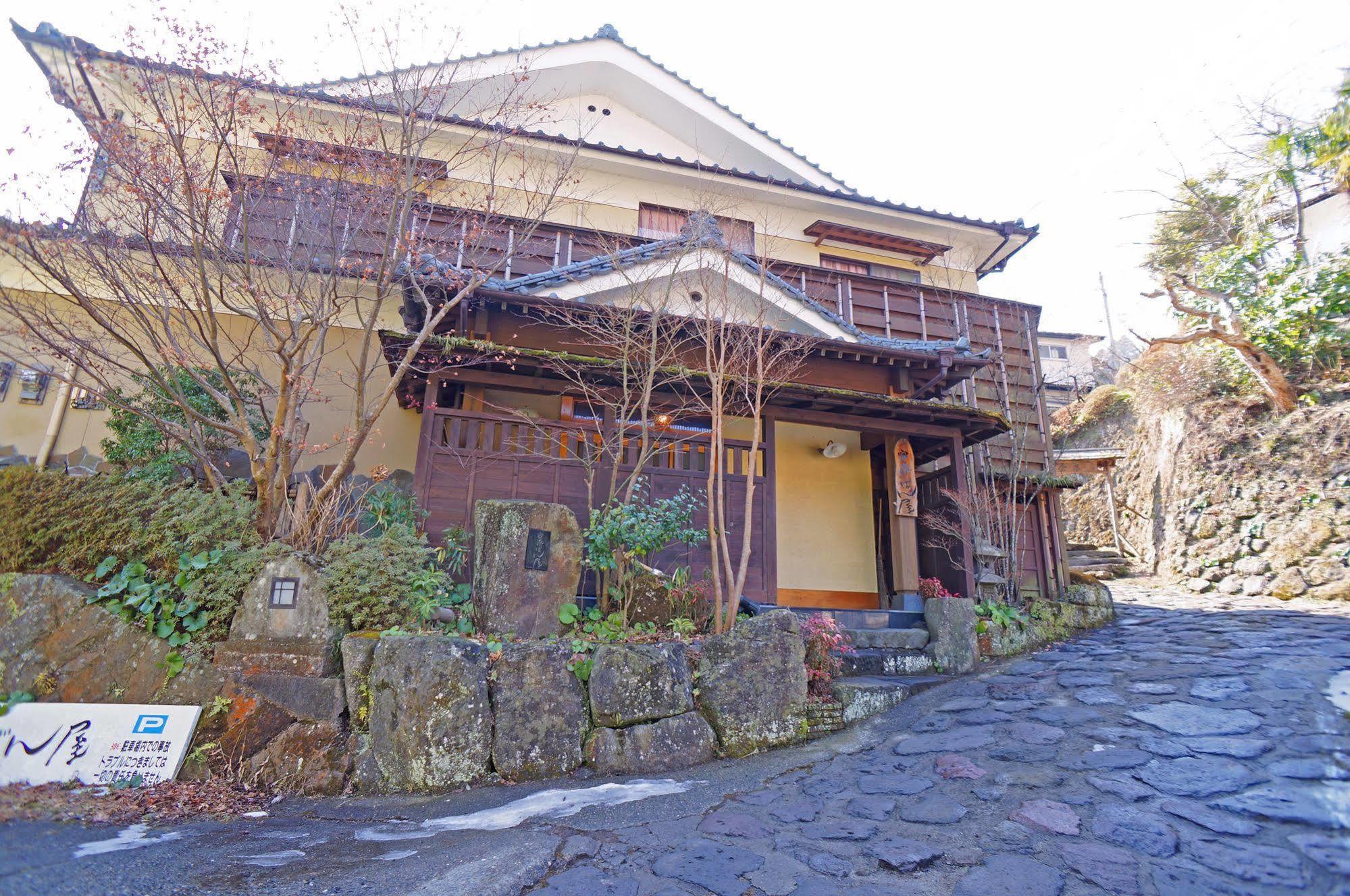 Ban-Ya Hot Spring Inn Юфу Экстерьер фото