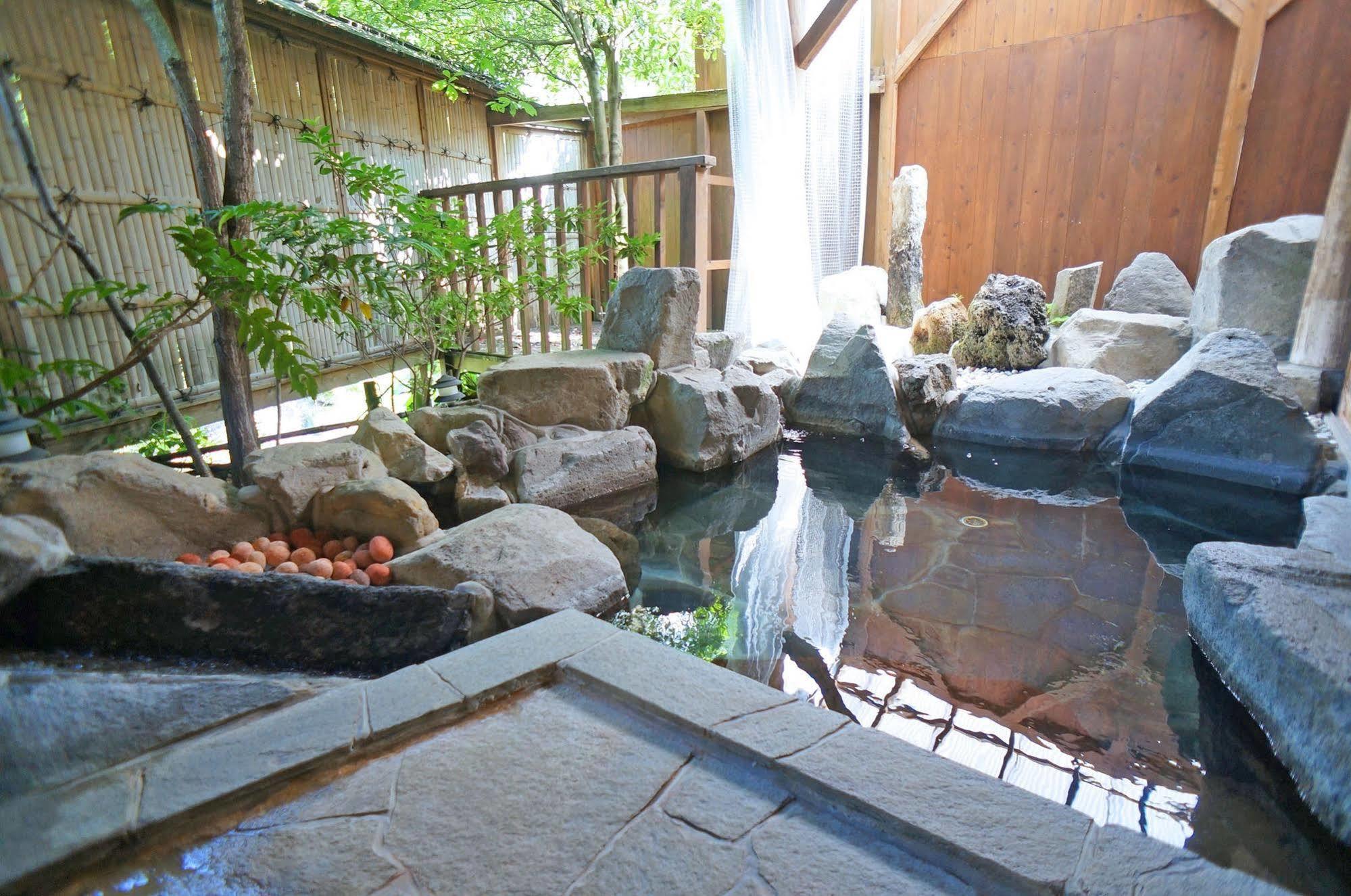 Ban-Ya Hot Spring Inn Юфу Экстерьер фото