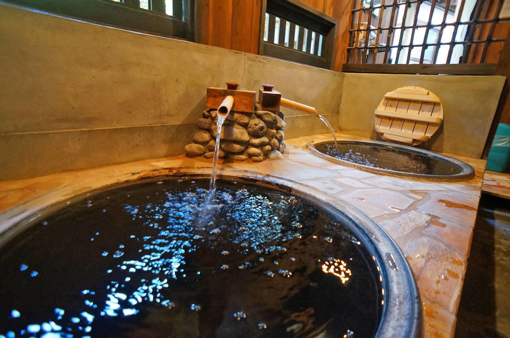 Ban-Ya Hot Spring Inn Юфу Экстерьер фото